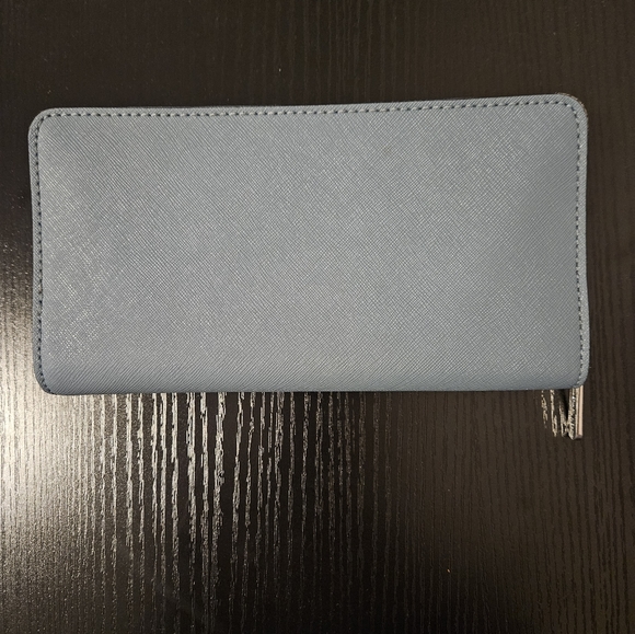 Michael Kors Travel Wallet - Picture 2 of 4